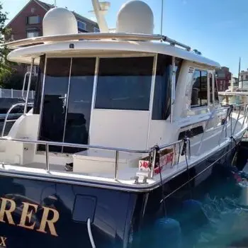 Boat with tinted cabin windows